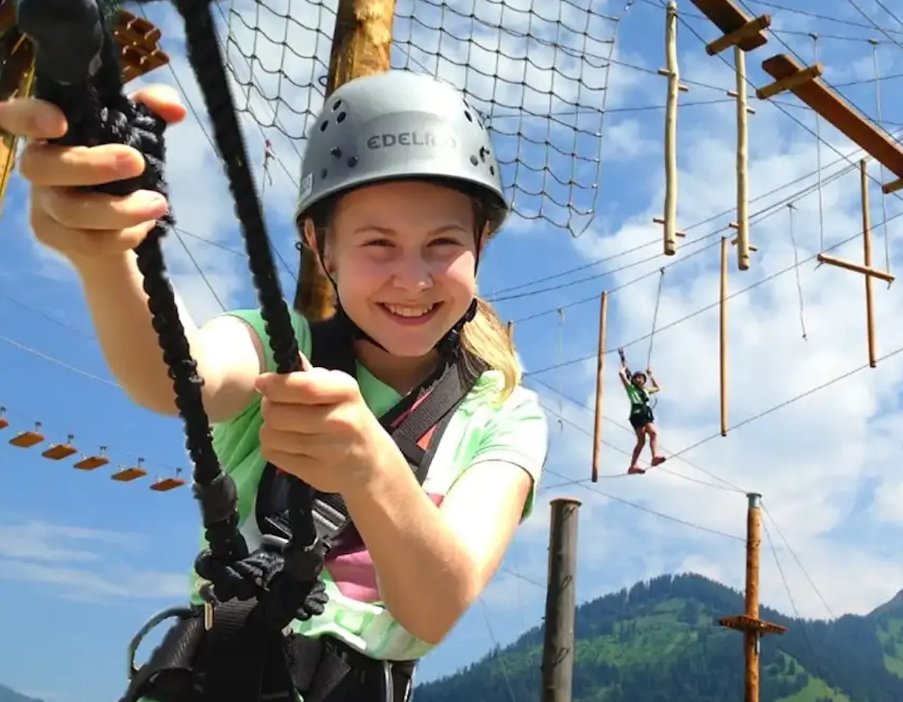 Kinder spielen im Sommercamp von Alan Grice | ELC